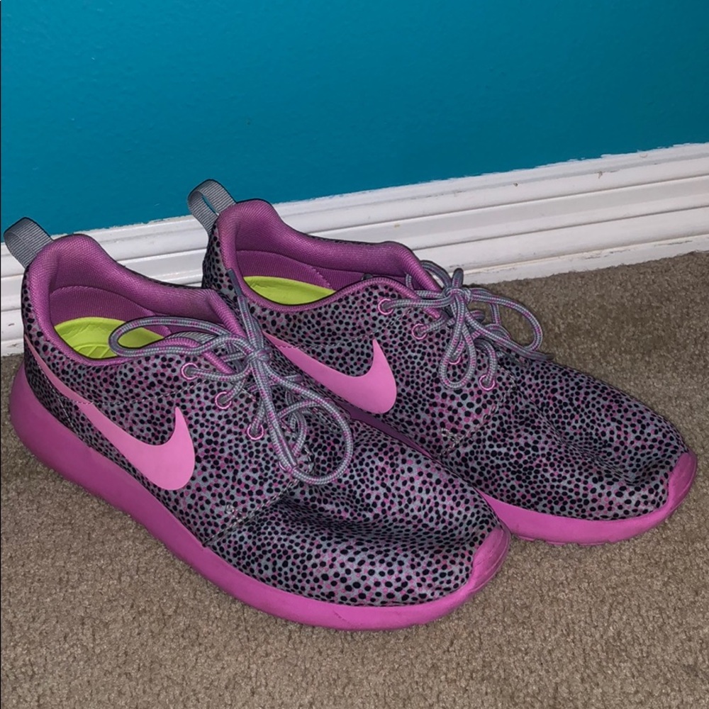 Nike Tennis Shoes